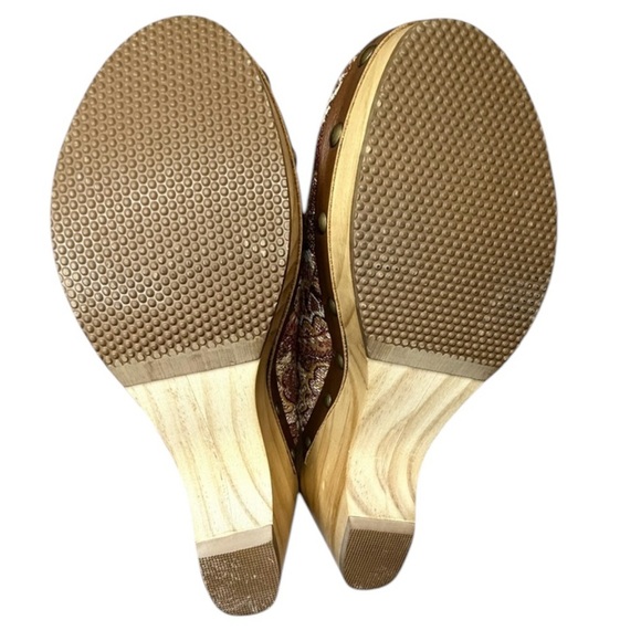 Anthropologie Cordani Zorba Tapestry Clogs Brown Tan Bohemian 70s Slip On Size 7 - Picture 7 of 12
